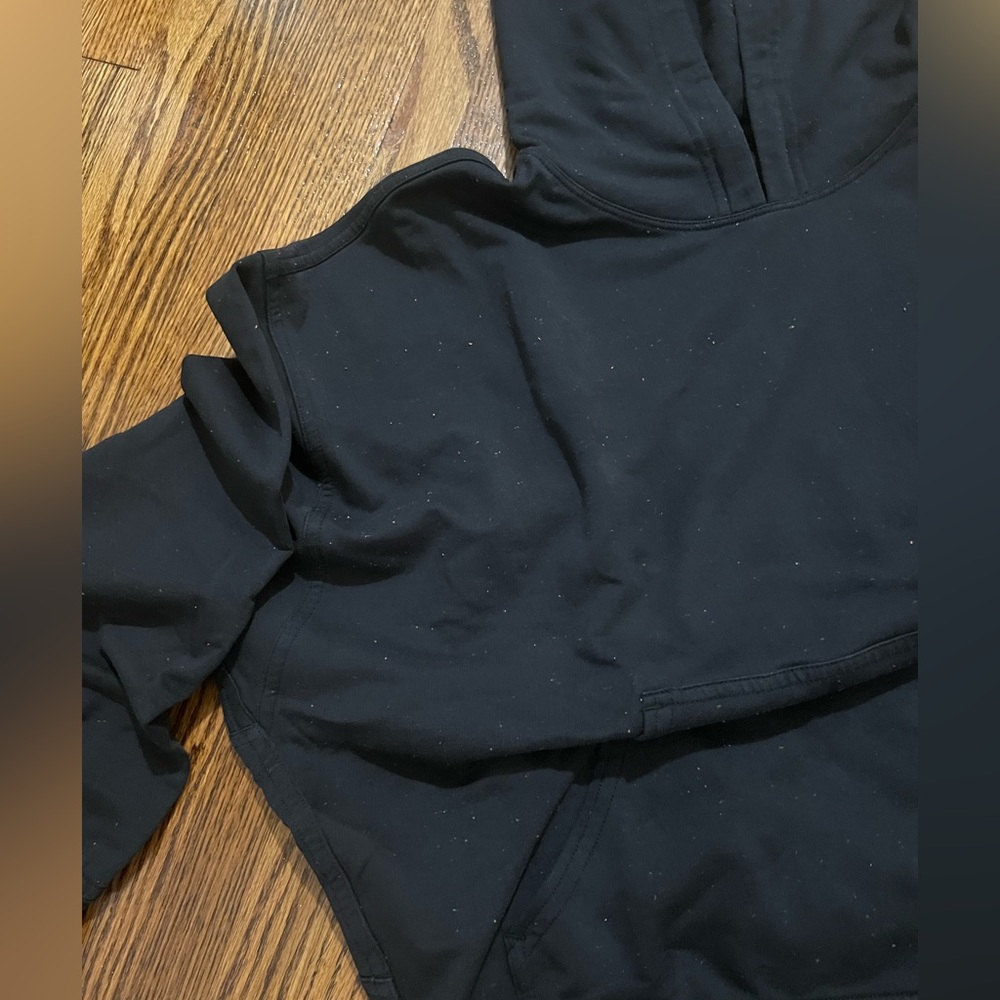 Black speckled lululemon sweatshirt